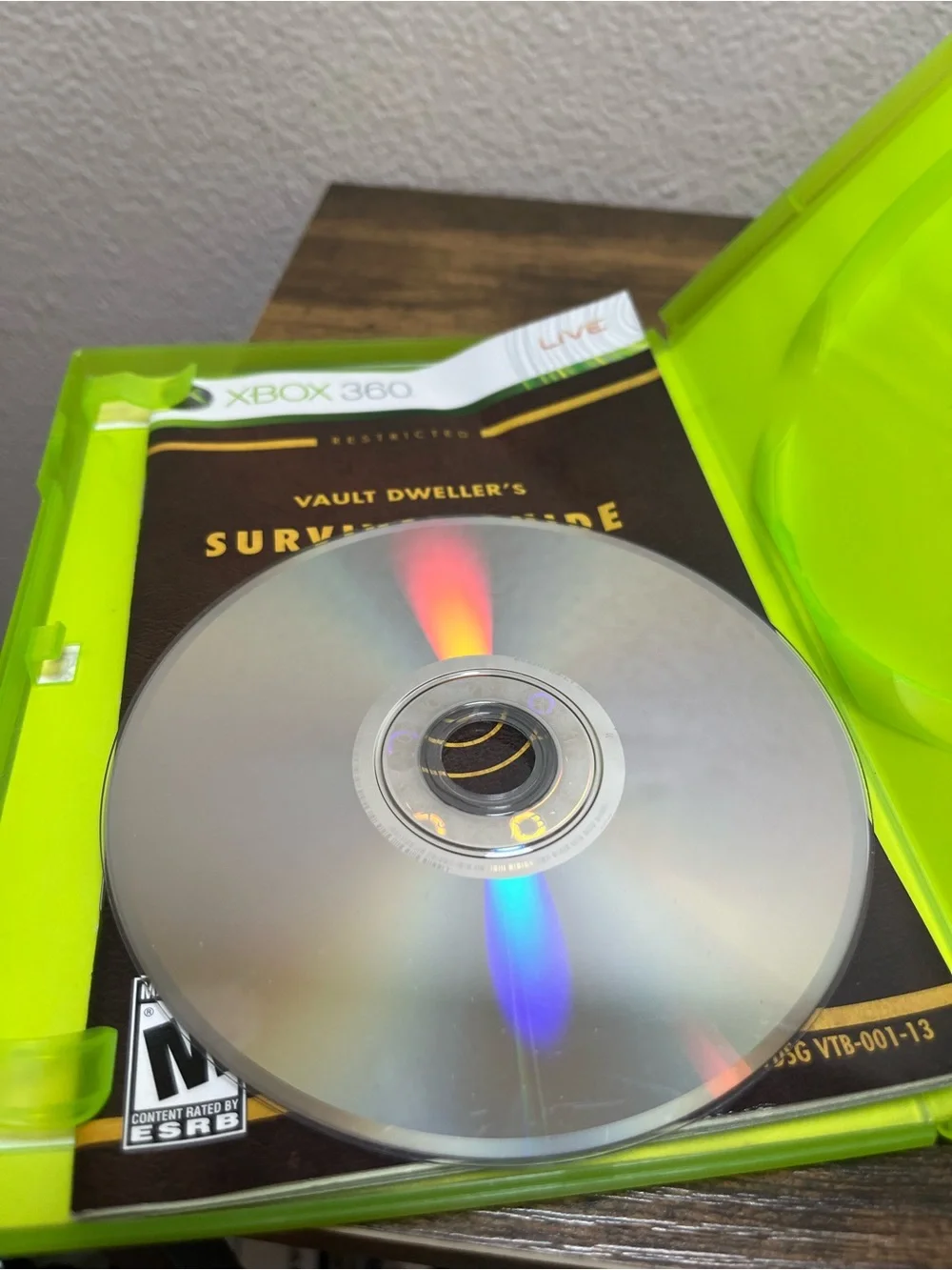 Fallout 3 - Black & Green Game Case and Manuel